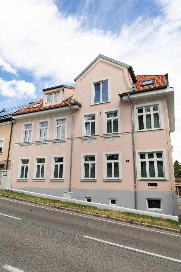 Triangle Apartments Giesshubl Экстерьер фото